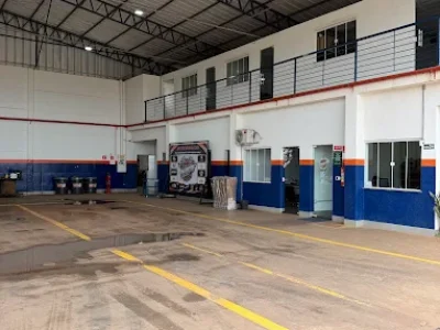 ampla estrutura para receber caminhão engatado em sinop-mt